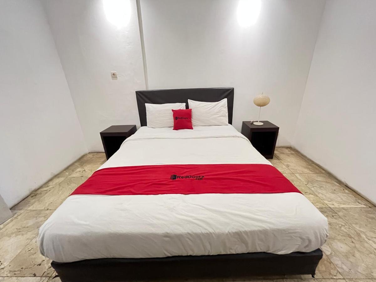 Reddoorz Near Kantor Walikota Μανάντο Εξωτερικό φωτογραφία