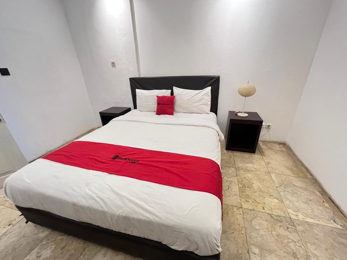 Reddoorz Near Kantor Walikota Μανάντο Εξωτερικό φωτογραφία
