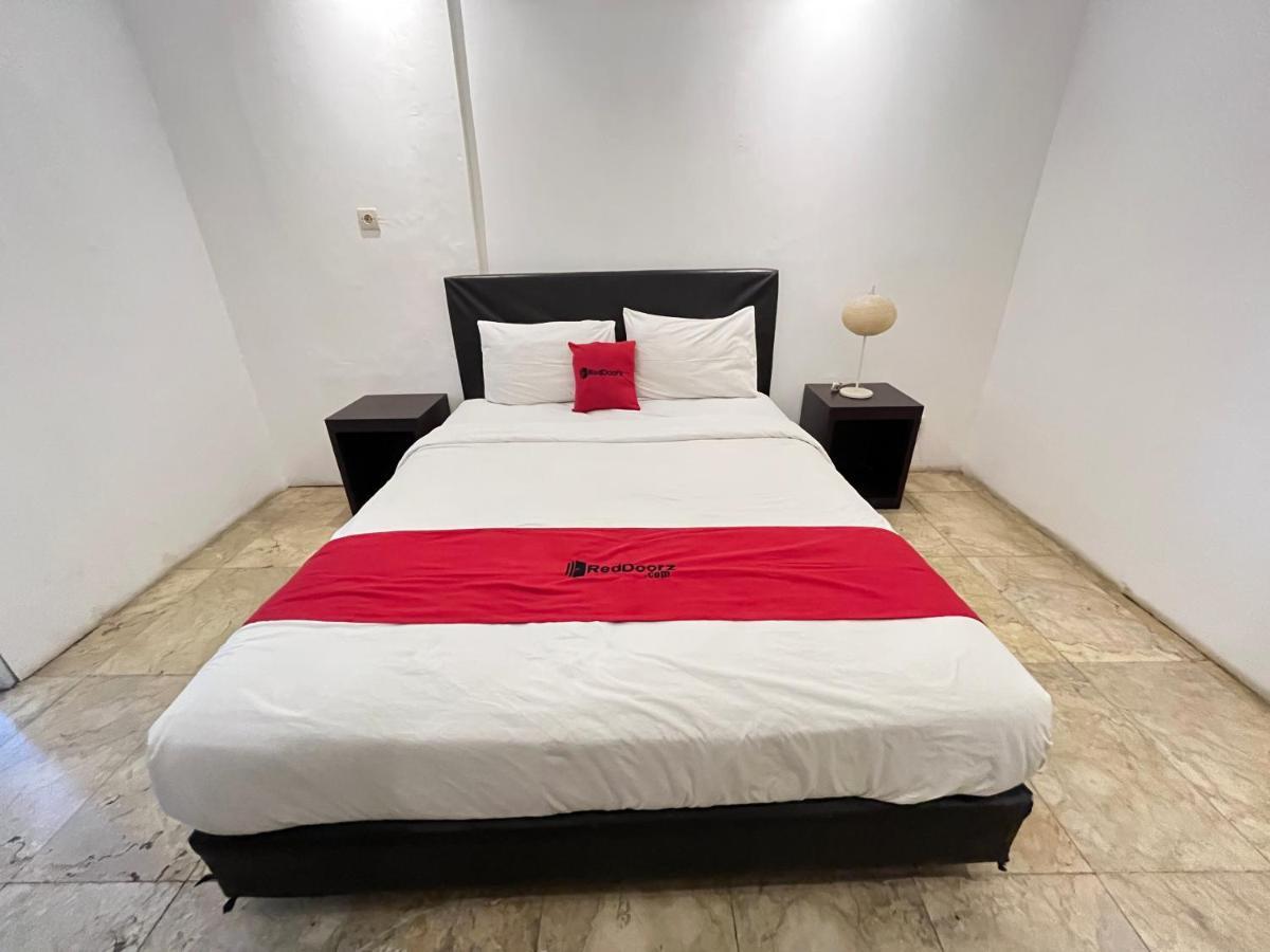 Reddoorz Near Kantor Walikota Μανάντο Εξωτερικό φωτογραφία