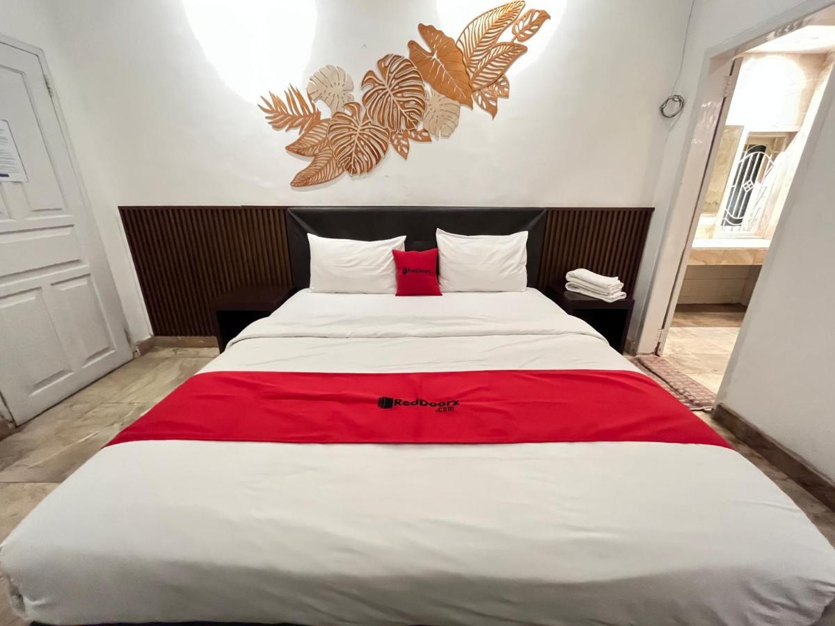 Reddoorz Near Kantor Walikota Μανάντο Εξωτερικό φωτογραφία