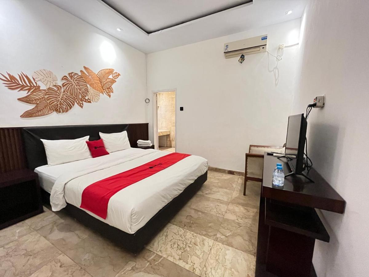 Reddoorz Near Kantor Walikota Μανάντο Εξωτερικό φωτογραφία