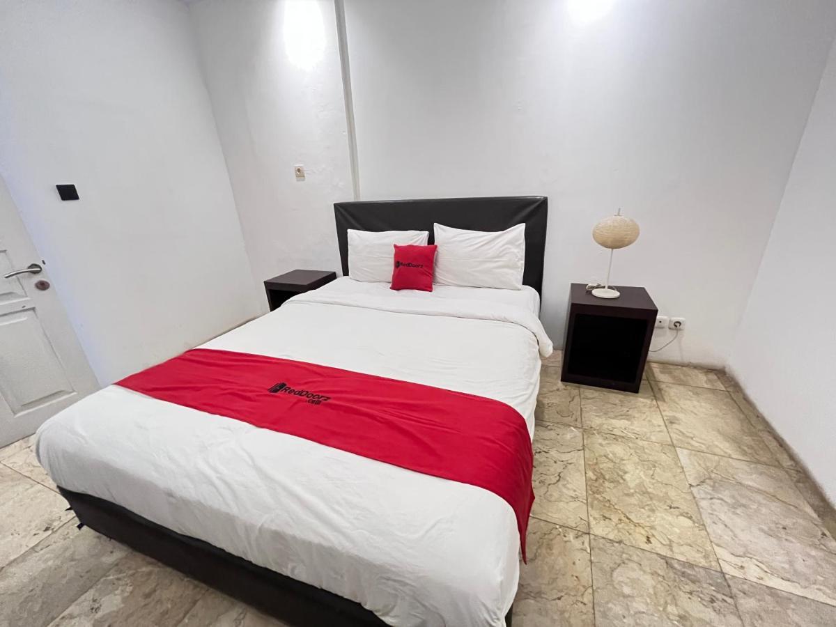 Reddoorz Near Kantor Walikota Μανάντο Εξωτερικό φωτογραφία