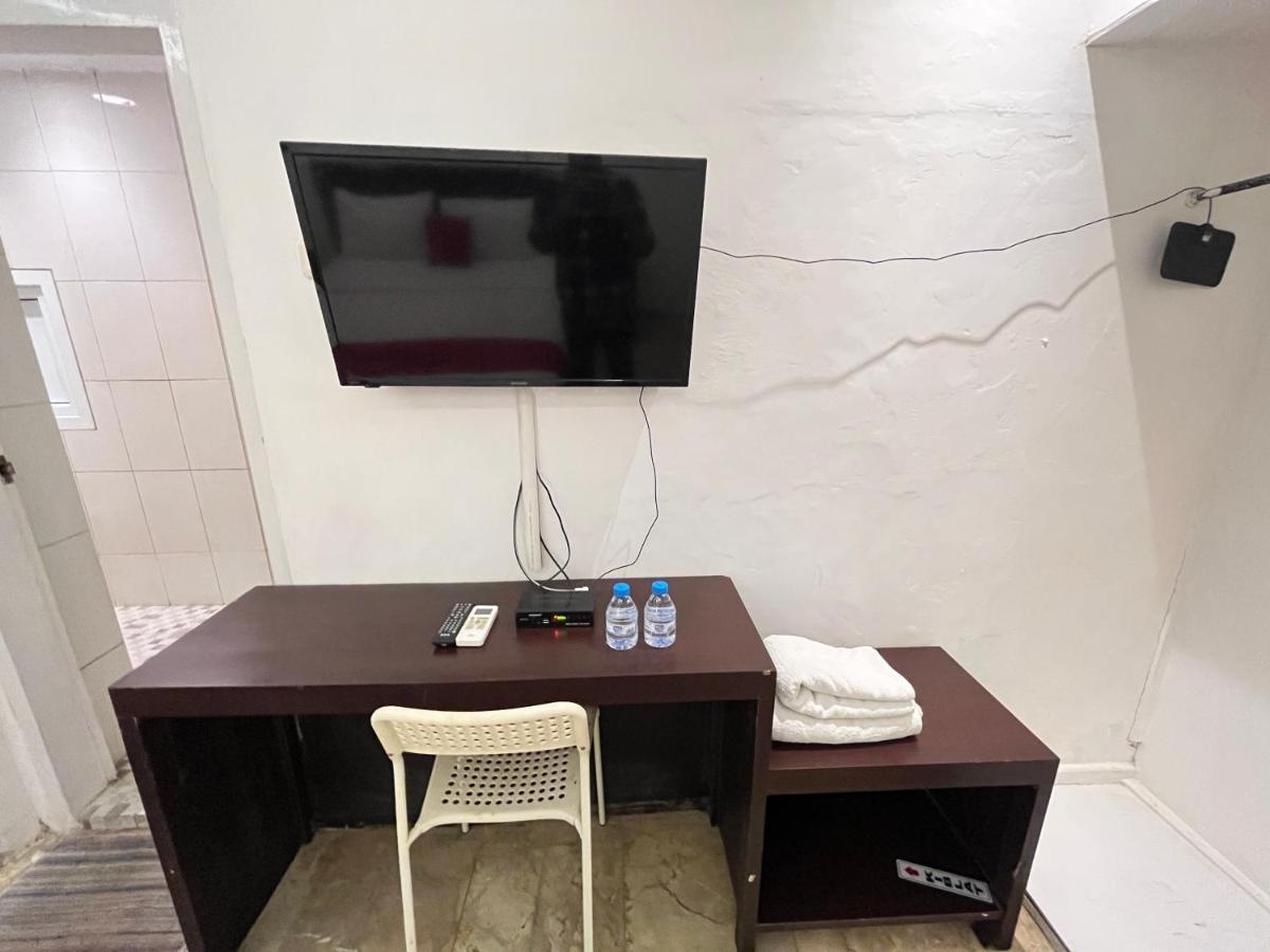 Reddoorz Near Kantor Walikota Μανάντο Εξωτερικό φωτογραφία