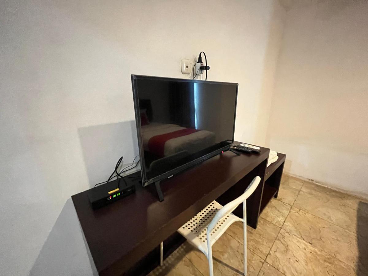 Reddoorz Near Kantor Walikota Μανάντο Εξωτερικό φωτογραφία